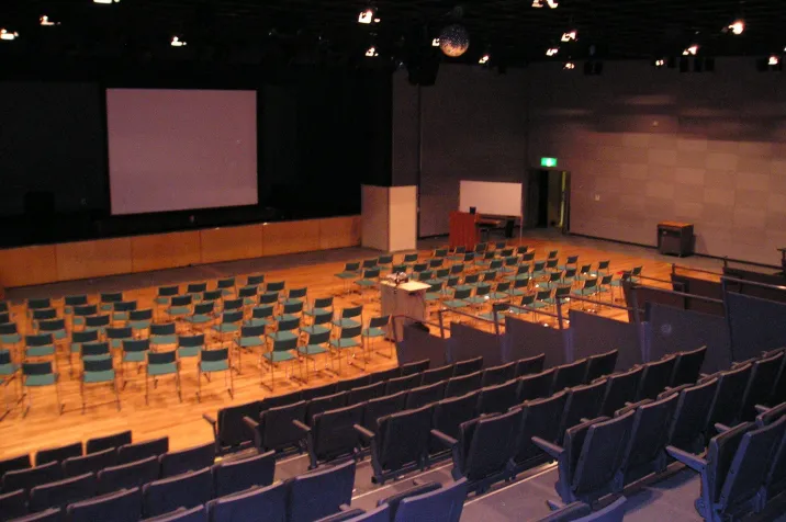 新百合トウェンティワンホール